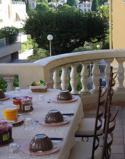 Aux 3 Lits Qui Chantent - Au Village Vence Bagian luar foto